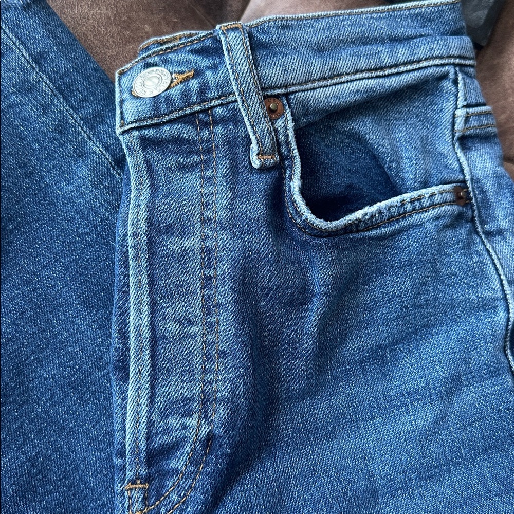 Re/Done High Rise Destroyed Jeans - Picture 4 of 14